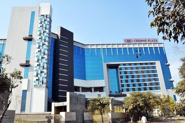 Crowne Plaza 